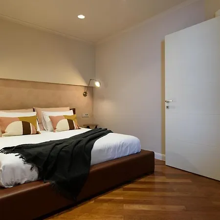 Evavista Penthouse Apartman *