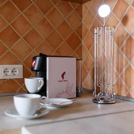 Evavista Penthouse Apartman *